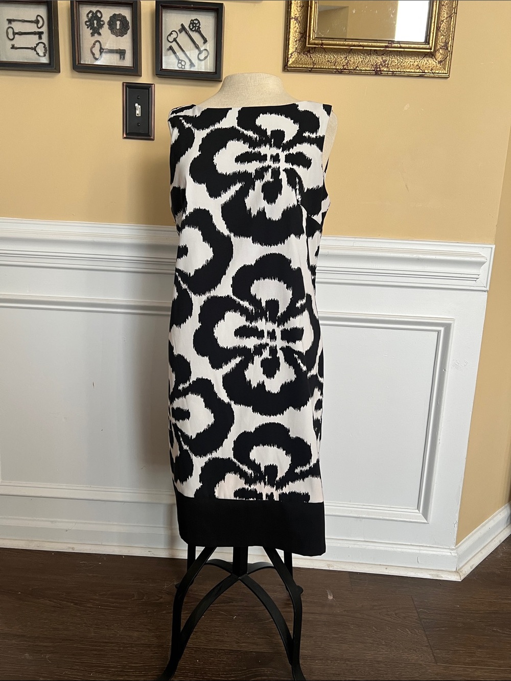 Black and White Floral Shift Dress